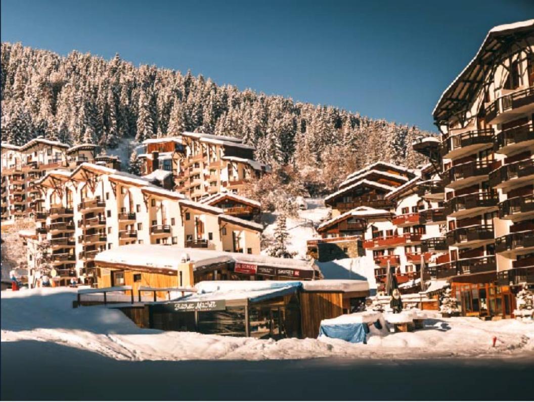 40M2 - Ski Aux Pieds - La Tania - Parking Couvert Exterior foto